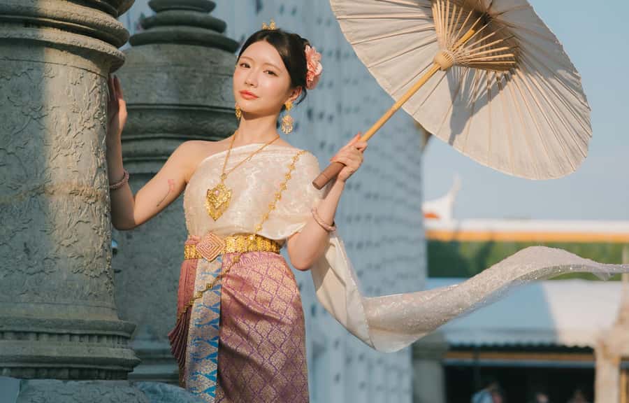Bangkok: Thai Costume Photoshoot at Wat Arun - Wat Arun in costume: why this photoshoot works