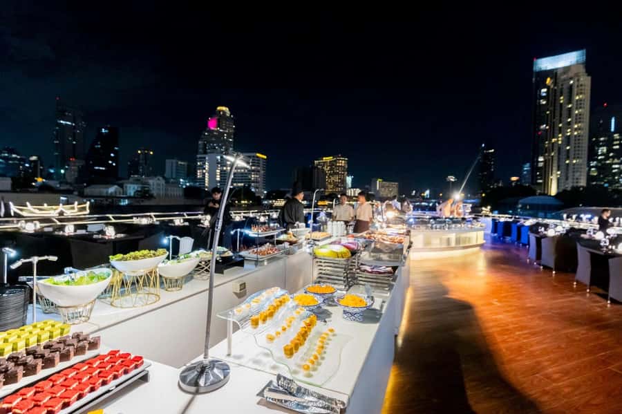 Bangkok: The Opulence Buffet Dinner Cruise with Live Band - Boarding and Timing: How to Avoid the Usual Stress