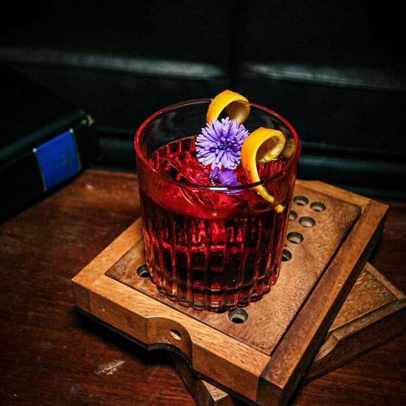 Bangkok: The Speakeasy Rooftop Bar At Hotel Muse - Food and Drinks: A Practical Look at What You’ll Get