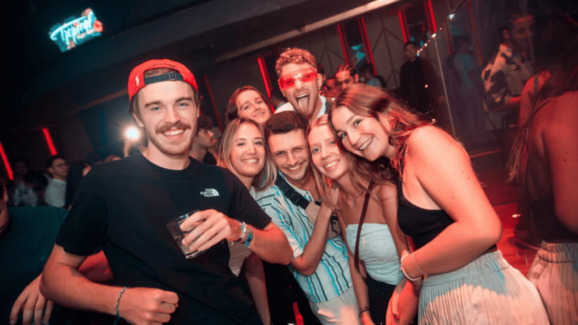 Bangkok: The Speakeasy, Rooftop & Iconic Venues Pub Crawl - Optional add-on before nightlife: Dinner with Strangers (18:30 start)