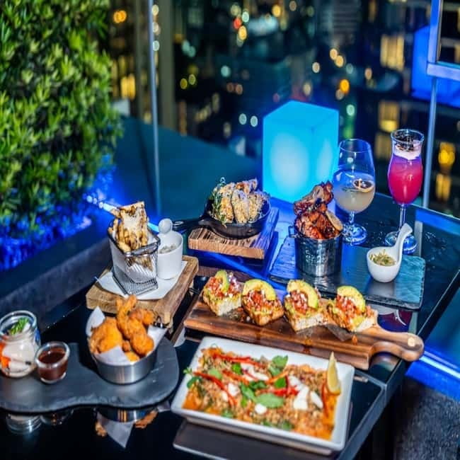 Bangkok: The Vue Bar Rooftop at Mercure Bangkok Sukhumvit 24 - Dress code and rooftop rules you should respect