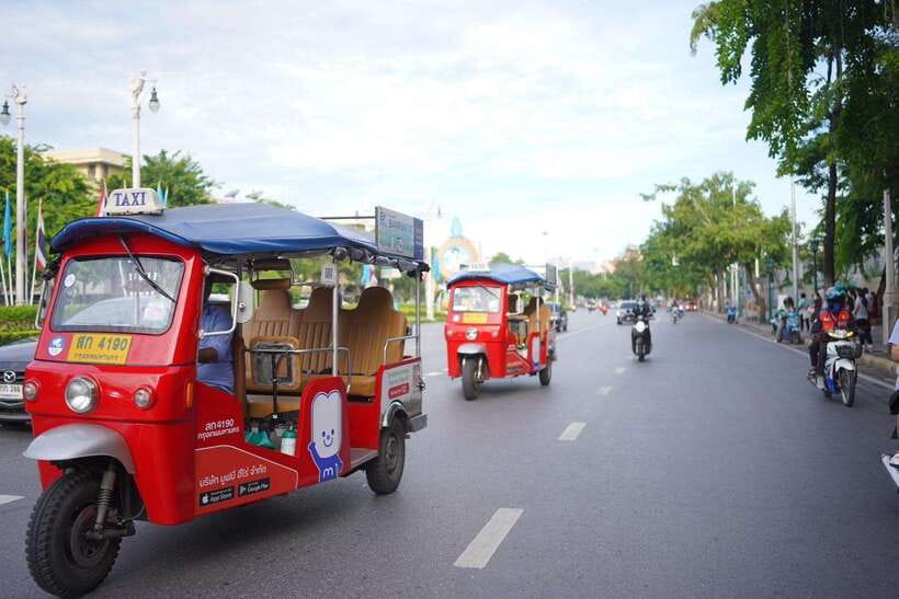 Bangkok: Tuk Tuk Day Pass App & Boat Chao Phraya River - Siam and Silom: shopping and skyline views on wheels