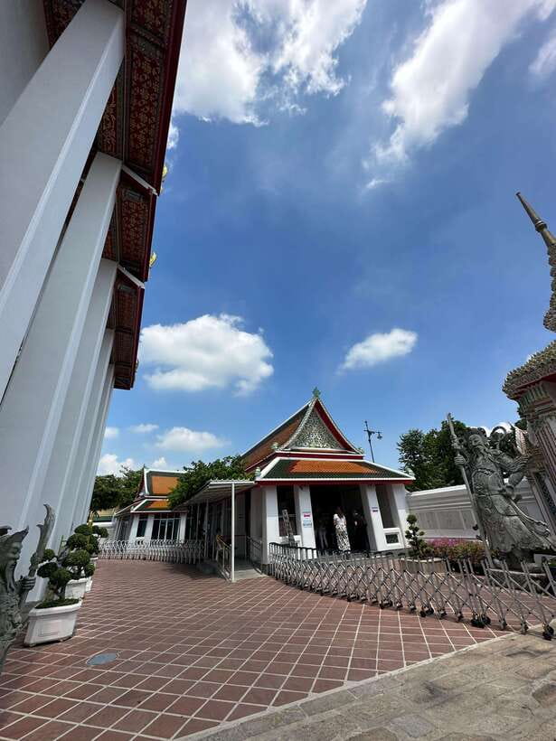Bangkok: Tuk Tuk Day Pass App & Boat Chao Phraya River - Plus Pass: Sukhumvit and Ari for malls, street food, and a more local vibe
