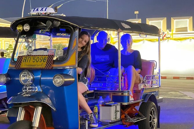 Bangkok Tuk-Tuk Tour by Night with Chinatown Street Food Meal - Wat Arun after dark: the short boat ride and the dress rule