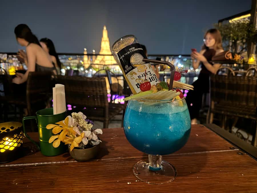Bangkok: TUK TUK Tour Night Life Private with Hotel Pick Up - Khao San Road: walking street snacks, beer breaks, and side attractions