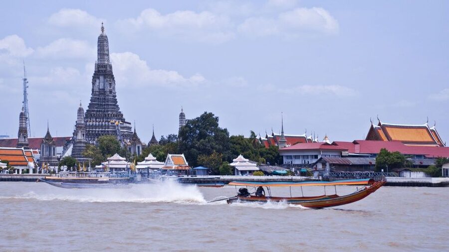 Bangkok Twilight : Hidden Canal, Big Buddha & temple - Thonburi at dusk: the long-tail boat that changes Bangkok’s vibe