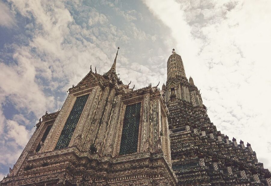 Bangkok Twilight : Hidden Canal, Big Buddha & temple - Guides and group vibe: when English explanations land