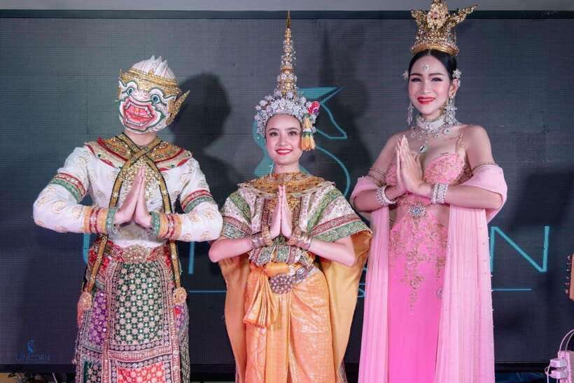 Bangkok: Unicorn Chao Phraya River Dinner Cruise - Why the Chao Phraya at night feels different
