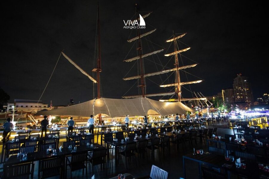 Bangkok: Viva Alangka Chao Phraya Dinner Cruise - Rama VIII Bridge Dinner and Dance Show: The Main Event