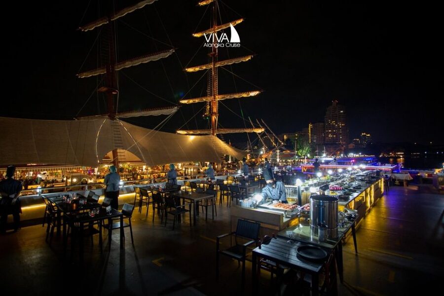 Bangkok: Viva Alangka Chao Phraya Dinner Cruise - Bangkok Noi: A Calmer Slice After the Big Sights