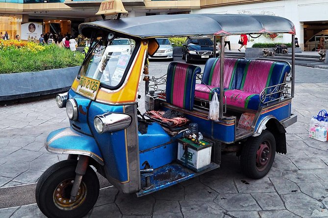 "Bangkok Walking Hopping Tour" show city’s historic sights are located. - Yaowarat/Chinatown: Food Haven Energy and Gold-Shop Density