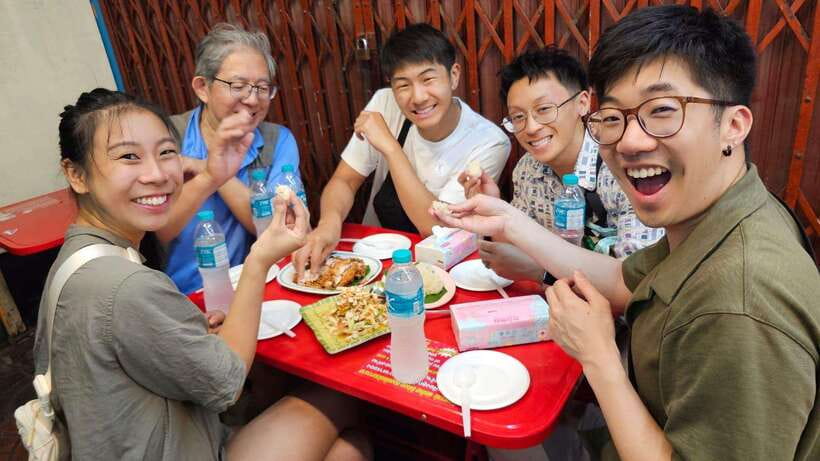 Bangkok Walking Tour : Mouthwatering Journey Food Tour - Chinatown History and Temple Stops Without the Boring Lecture