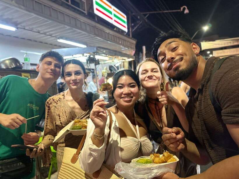 Bangkok Walking Tour : Mouthwatering Journey Food Tour - Starting at I’m Chinatown Mall: Getting Oriented Quickly