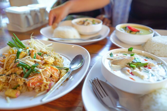 Bangkok Wat Pho and Flower Market Historical Walking Tour - Lunch at Tha Tien Pier: order ideas and how to make it work