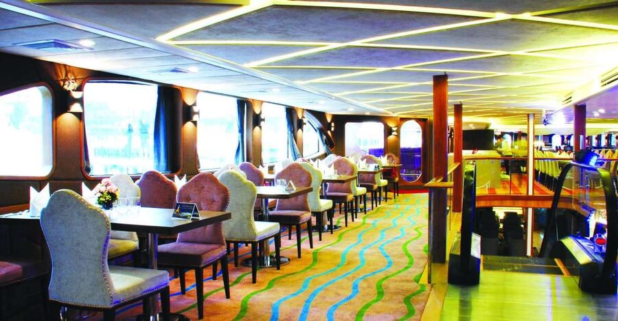 Bangkok: Wonderful Pearl Dinner Cruise at River City Pier - Outdoor vs Indoor Seating: What Weather Can Change