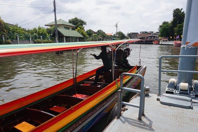 Bangkok Yai Local Canal Tour with Longtail Boat - Small practical tips that help you enjoy the stops more