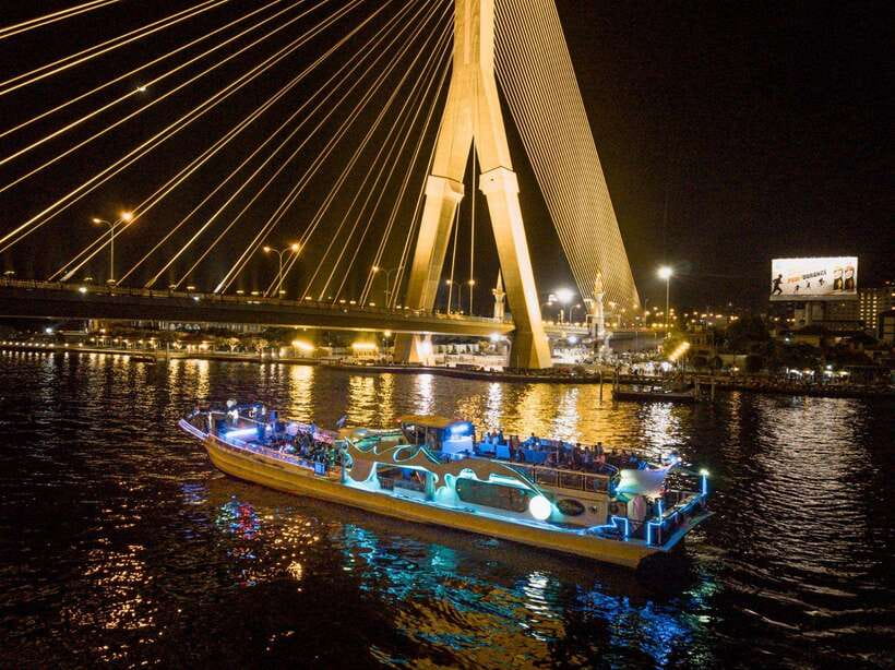 Bangkok: Yodsiam Sightseeing Cruise Snacks & Unlimited Beer - A One-Hour Chao Phraya Bar Cruise That Feels Like Nightlife