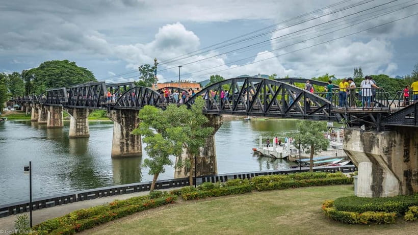 BKK: Damnoen Floating Market, Maeklong Rail & River Bridge - Who should book this tour, and who should reconsider