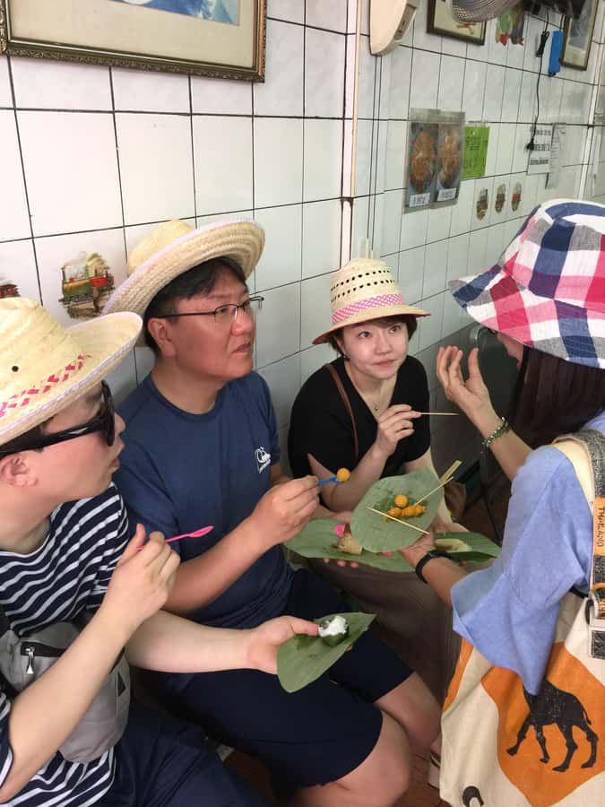 BKK’s Ultimate Food & Canal Tour "Tuk-Tuk Temples & Tastes" - Food tasting stops: what you actually try (and why it matters)