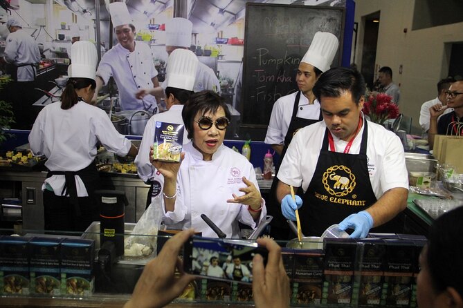 Blue Elephant Sathorn Bangkok Cooking School with Michelin Guide - In the Kitchen: How the Chefs Help You Cook Four Dishes