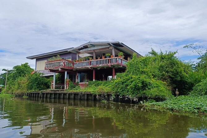 Canals of Bangkok private tour - Food and breaks: Thai lunch plus snacks that keep the day moving