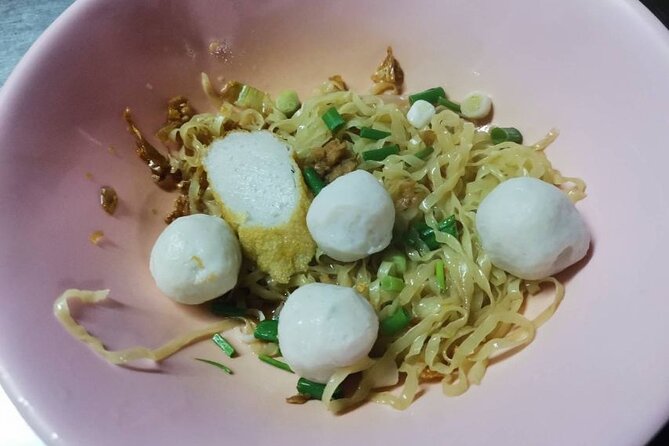 Chinatown Street Food Night Tour by Tuk Tuk in Bangkok - Bangkok Chinatown Street Food at 5pm: A Night-First Tour