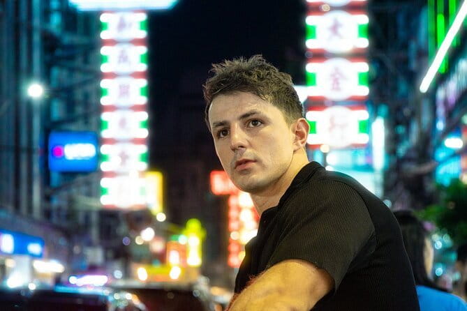 Chinatown (Yaowarat Road) Neon Photoshoot - What you’ll get: all photos plus a polished TOP 10