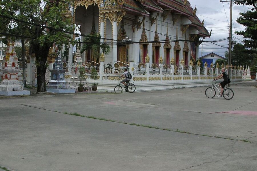 Colors Of Bangkok: 4-Hour Small Group Bike Tour - Floating market, parks, and a couple of off-the-main-road stops