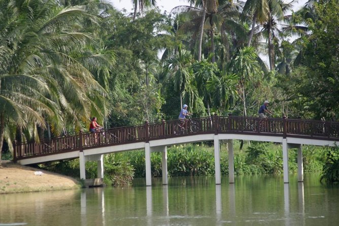 Colors of Bangkok - The First River Moments: Rama III to the Ferry Crossings