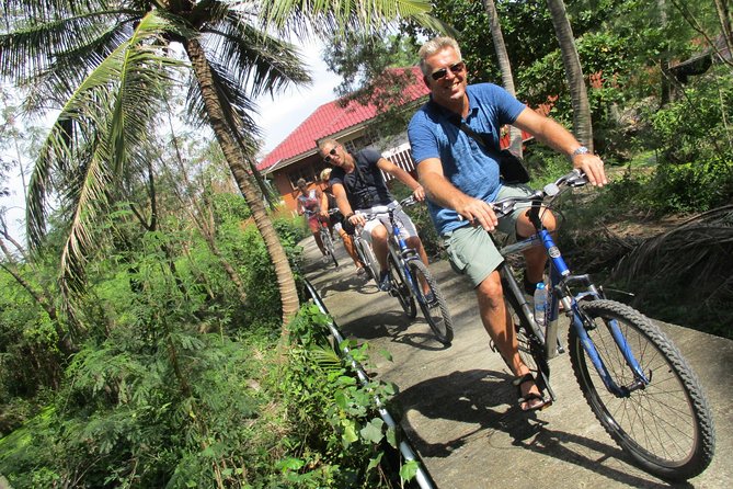 Countryside Bangkok and a Local Floating Market Tour by Bicycle Including Lunch - Meeting point and a realistic 9:00 am start