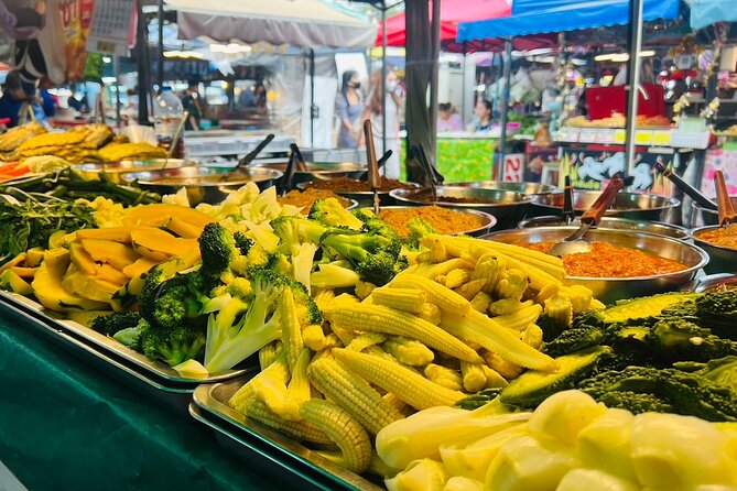 Culinary adventure in Mueang Non with Small group - The guide and the vehicle: why the small-group format matters