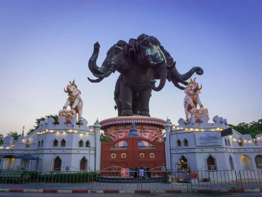 Customize Your Own Bangkok City & Surrounding Provinces Tour - Price and logistics: is $83 per person worth it for 10 hours?