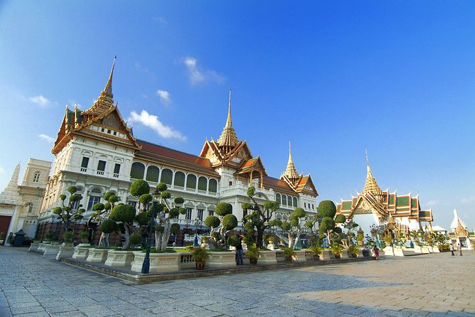 Damnern Saduak Floating Market, Grand Palace and Wat Phra Keo Tour from Bangkok - Grand Palace: royal power, architecture details, and smart timing