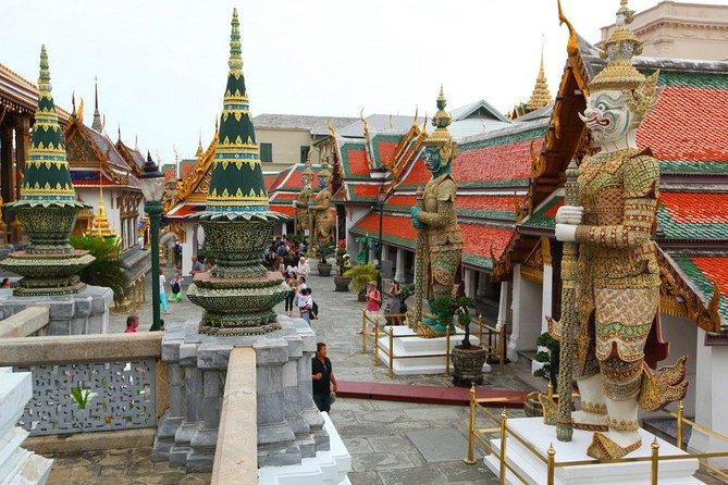 Damnern Saduak Floating Market, Grand Palace and Wat Phra Keo Tour from Bangkok - Who should book this tour (and who might not)