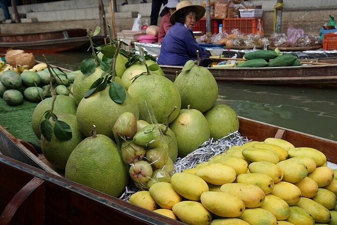 Damnoen Saduak Floating Market & Maeklong Railway From Bangkok - Guide and Group Size: Why It Affects Your Day