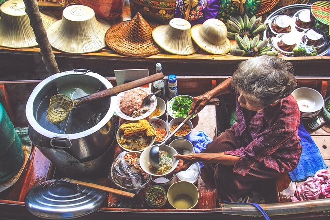 Damnoen Saduak Floating Market & Maeklong Railway Market Tour From Bangkok - What to eat and what to pack for lunch