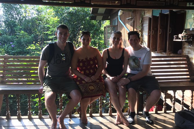Damnoen Saduak Floating Market Small Group Tour - Logistics that affect your comfort: early pickup, waiting, and ride feel