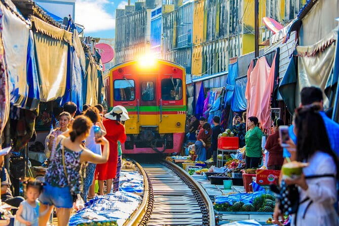 Day Trip to Bangkok Floating Market & Maeklong Railway - Stop 3: Maeklong Railway Market and the Train Through Stalls