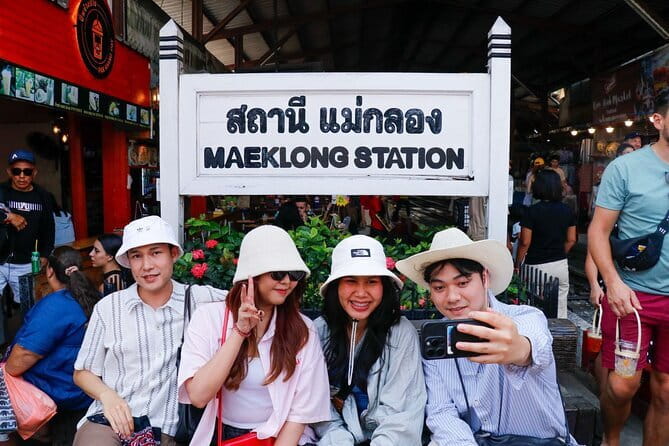 Day Trip to Bangkok Floating Market & Maeklong Railway - Stop 1: Damnoen Saduak Floating Market by Long-Tail Boat