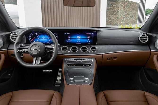 Departure by Private Sedan from Bangkok to Bangkok Airport BKK - The ride itself: Mercedes E-Class comfort, direct route, real timing