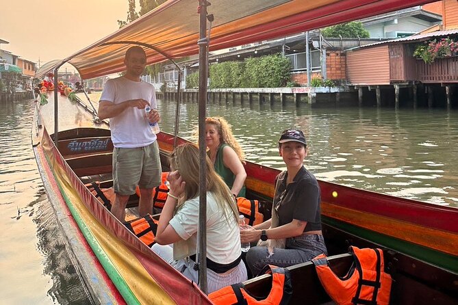 Discover Hidden Bangkok with Longtail Boat Tour - Stop 2: Wat Ratcha Orasaram (Chom Thong), where Thai and Chinese design meet