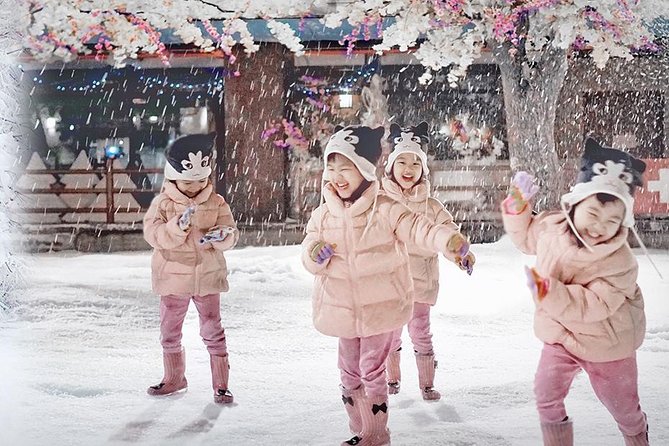 Dream World & Snow Town in Bangkok with Return Transfer & Lunch - Dream World and Snow Town: why this combo works