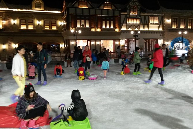 DreamWorld: Thailand’s Ultimate Theme Park - Dream World’s Signature: Snow Town (Winter Fun in Bangkok)