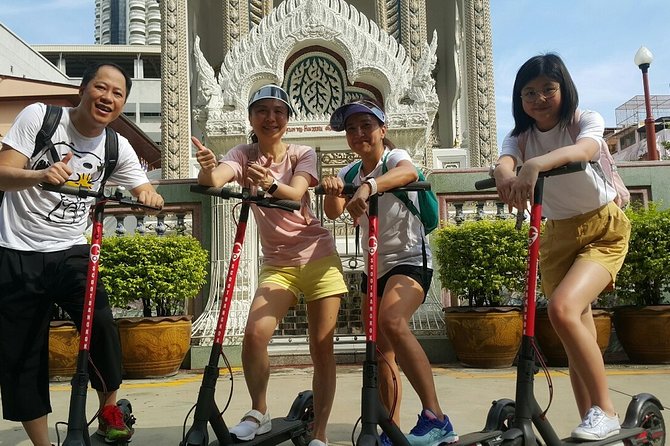 Electric Scooter Tour of Bangkok - Pak Khlong Flower Talat and the ferry: the Bangkok river, up close