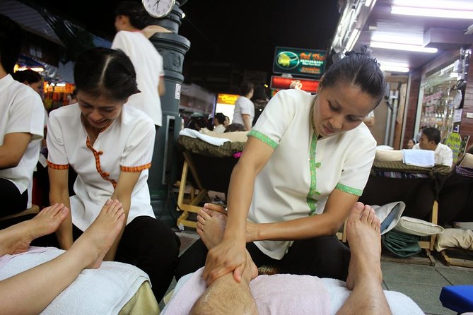 Experience Bangkok at Night with Streetfood Dinner & Foot Massage - Tuk-Tuk Ride to Yaowarat Chinatown for Street Food Dinner