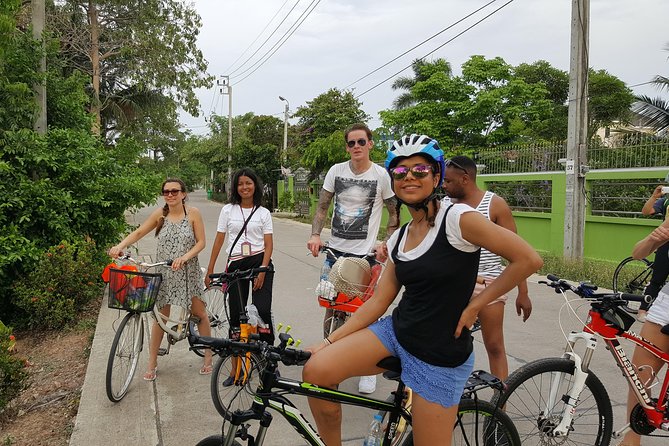 Explore Bangkok by Bike & Boat with Lunch - Wat Pak Nam and the glass stupa: Buddhism with something to point at