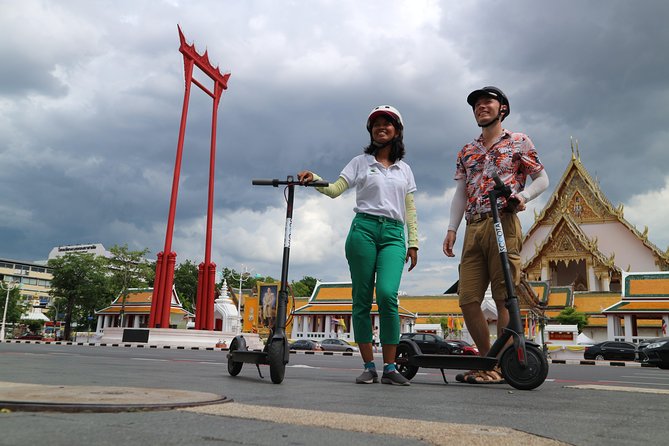 Explore Bangkok by E-Scooter & Try Street Food - Wat Prayurawongsawat Worawihan: a peaceful anchor