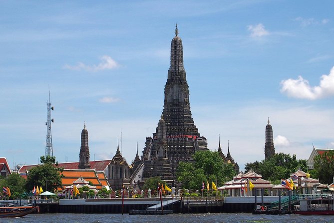 Explore Bangkok: Guided City and Temple Tour - Group size, transfers, and that VIP feel when it’s small