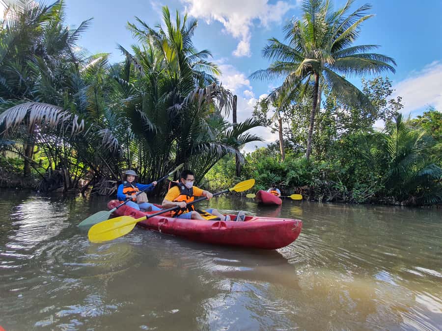 Explore Bangkok jungle by bike, kayak & boat - small group - Weekend bonuses: floating market snacks and bird watching at Sri Nakhon Khuean Khan Park