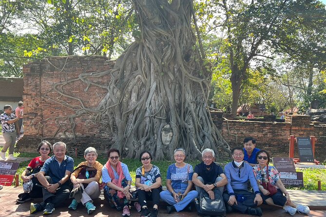 Explore the World Heritage Of Ayutthaya - Lunch at Ayutthaya: grilled river prawns and roti sai mai